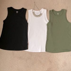 🤍Perfect tank tops! 🤍set of 3